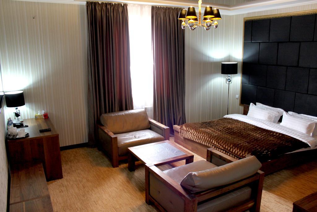 Astor Hotel & Spa Bichkek Extérieur photo