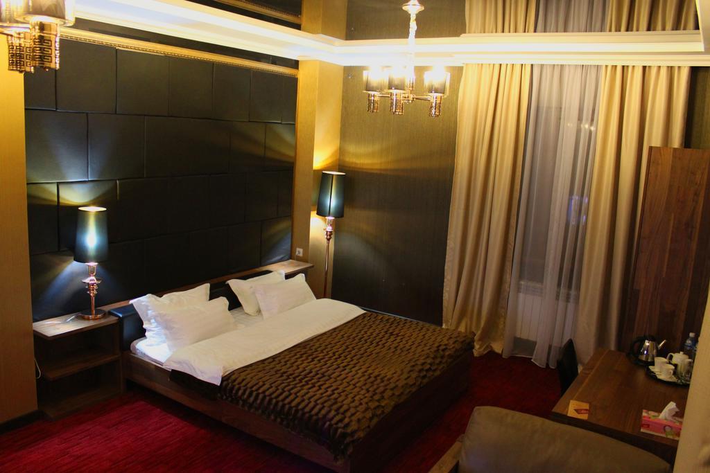 Astor Hotel & Spa Bichkek Extérieur photo